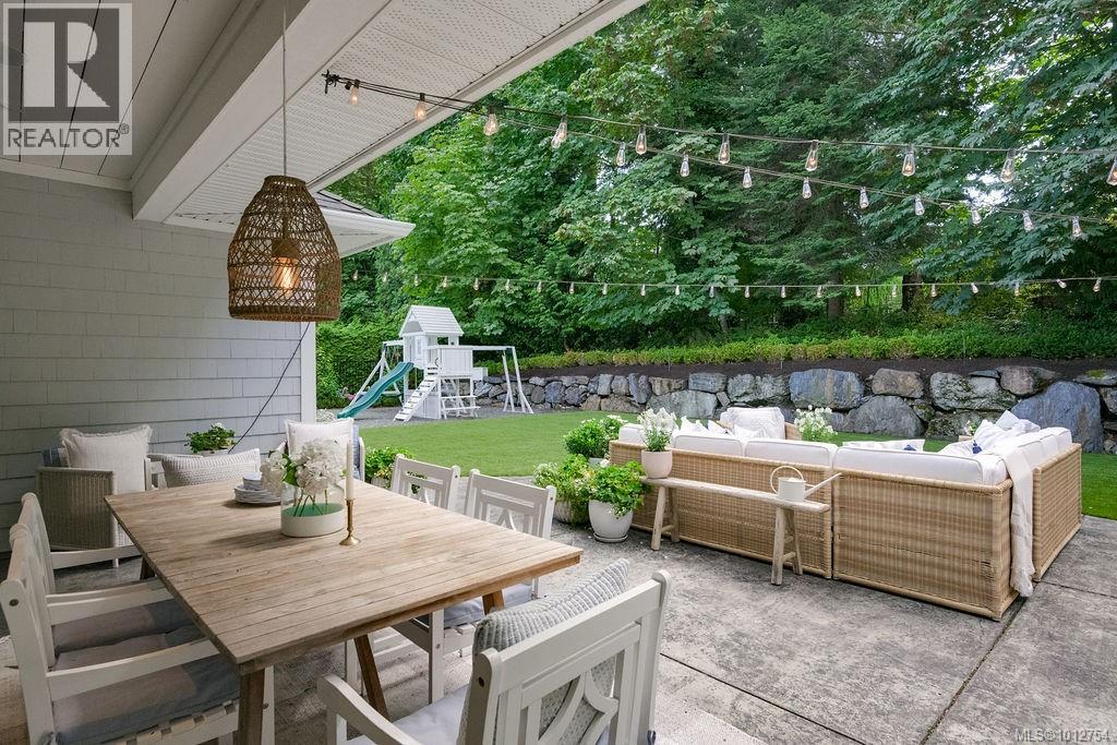  1701 Texada Terrace, North Saanich