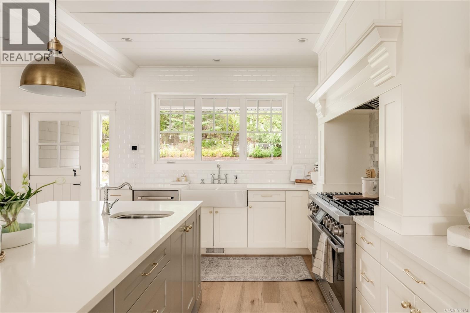  1701 Texada Terrace, North Saanich
