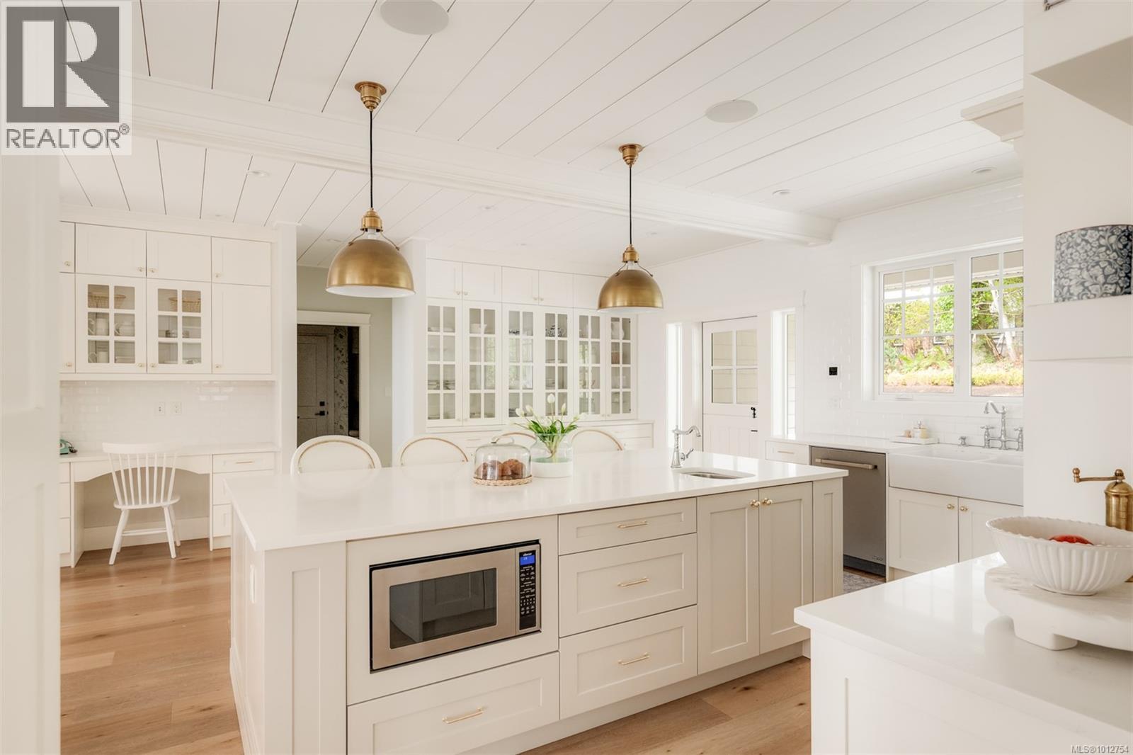  1701 Texada Terrace, North Saanich
