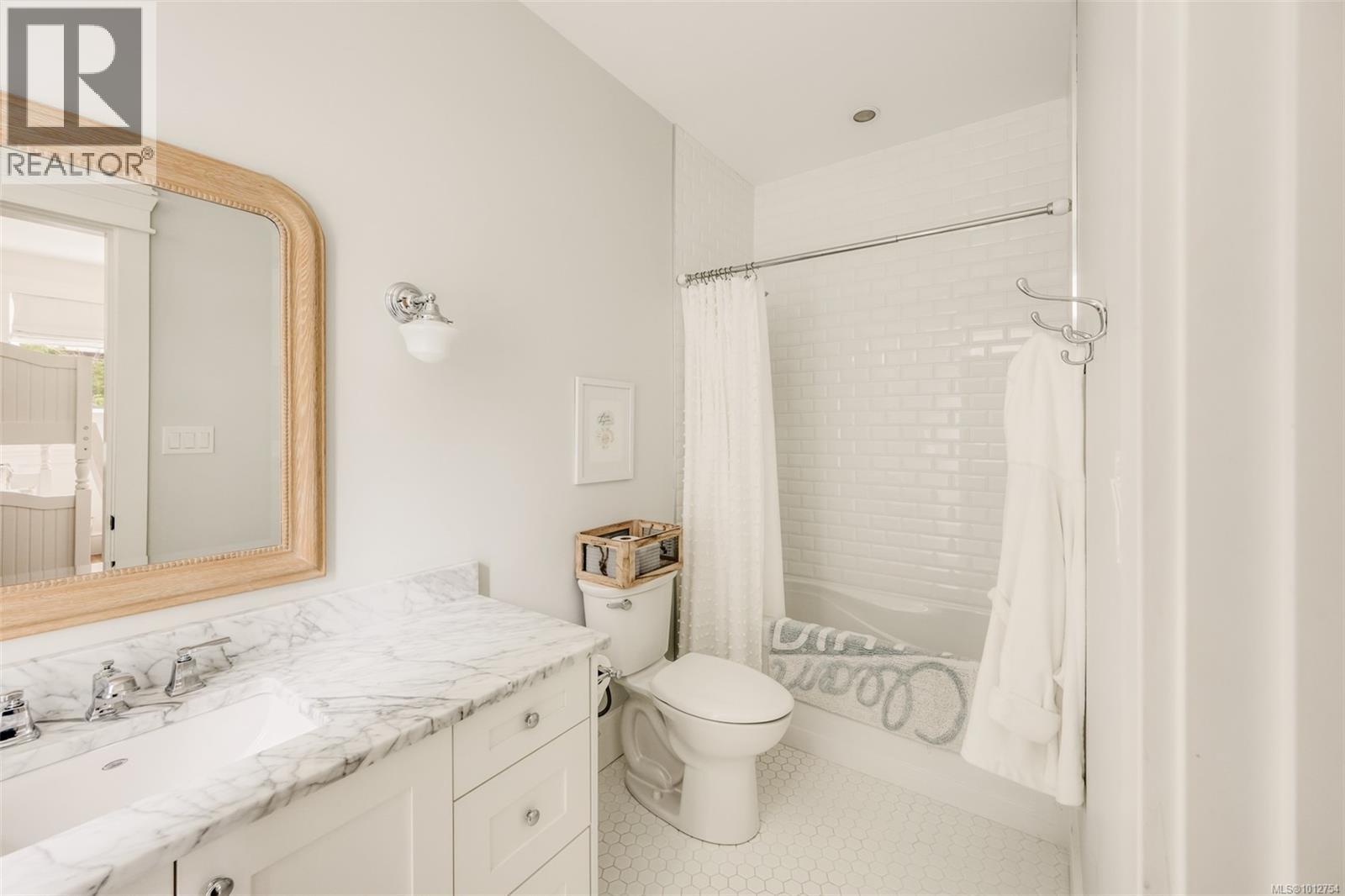  1701 Texada Terrace, North Saanich