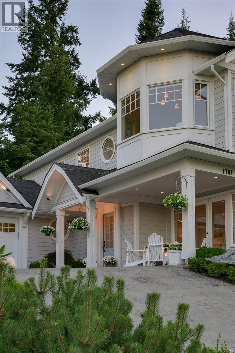  1701 Texada Terrace, North Saanich