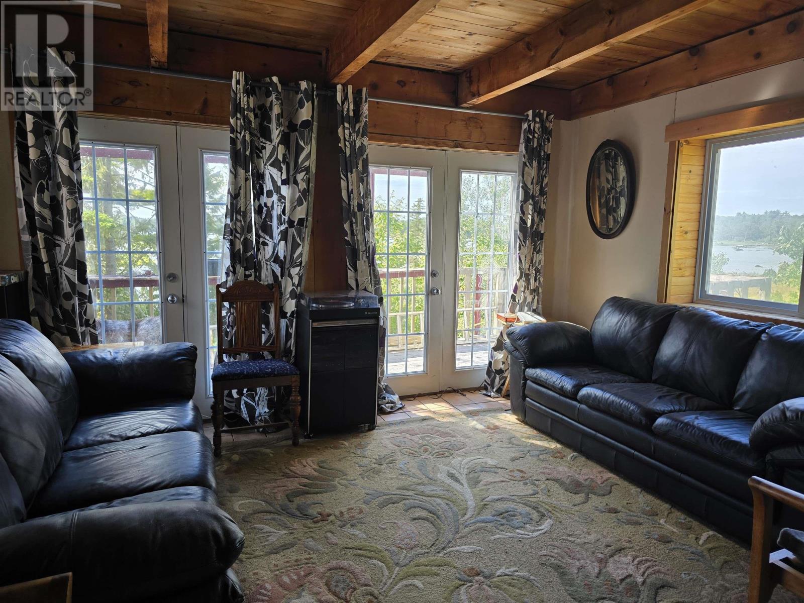 Property 11 of 46 of 582 Highway 331