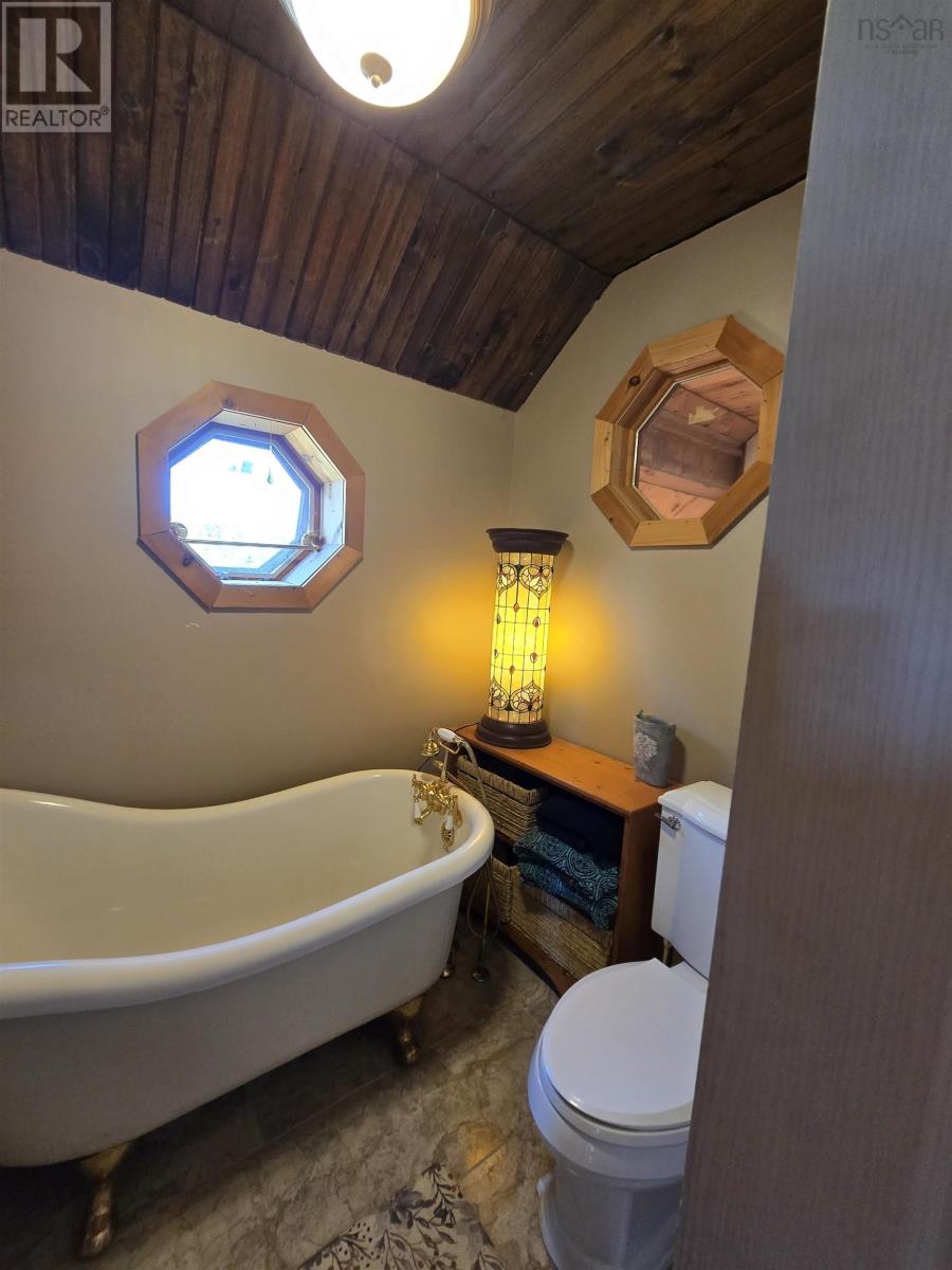 Property 34 of 46 of 582 Highway 331