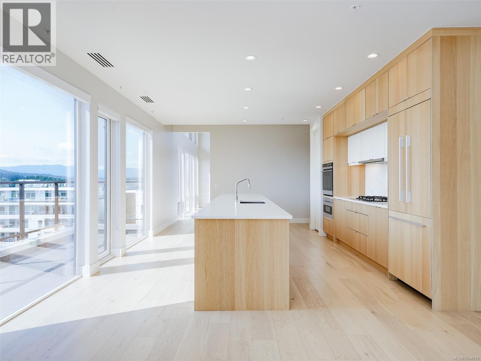 PH603 2461 Sidney Avenue, Sidney