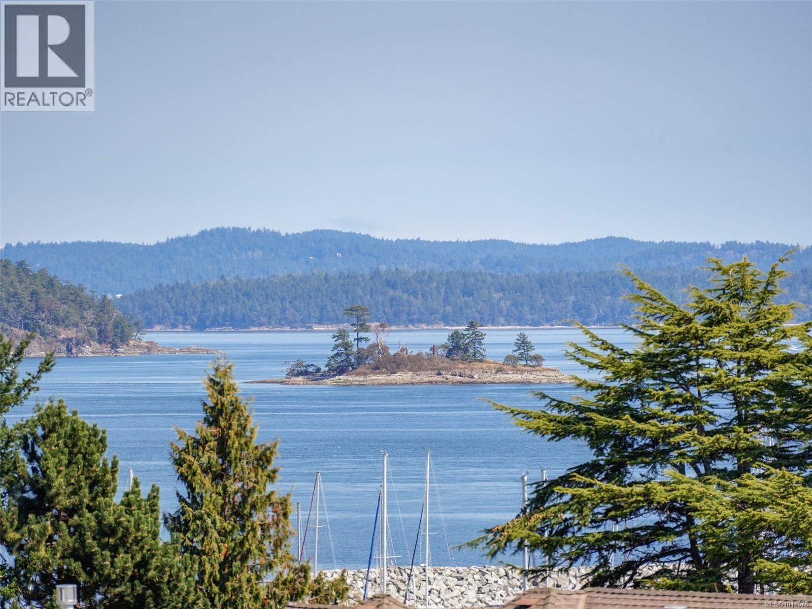 PH603 2461 Sidney Avenue, Sidney