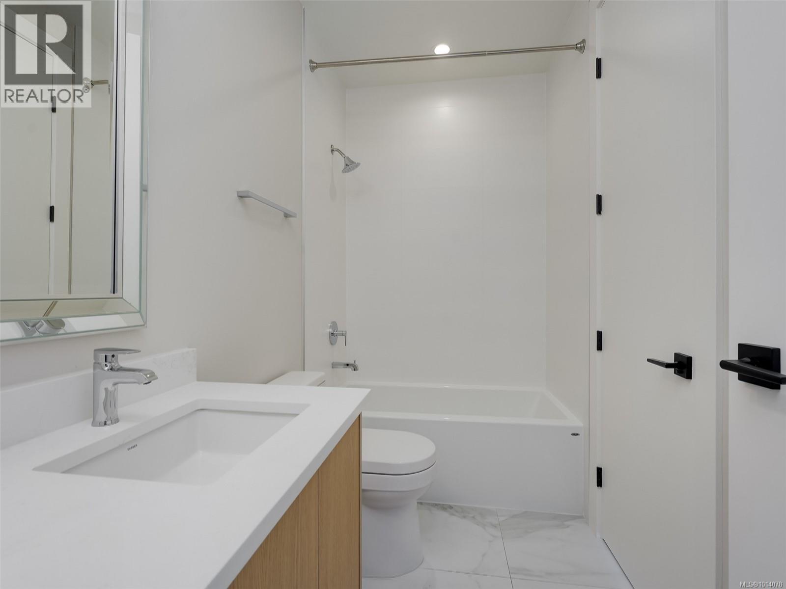 PH603 2461 Sidney Avenue, Sidney