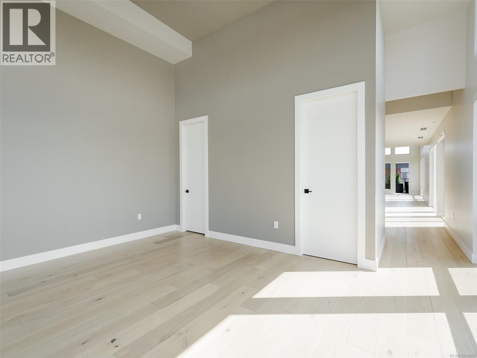 PH603 2461 Sidney Avenue, Sidney