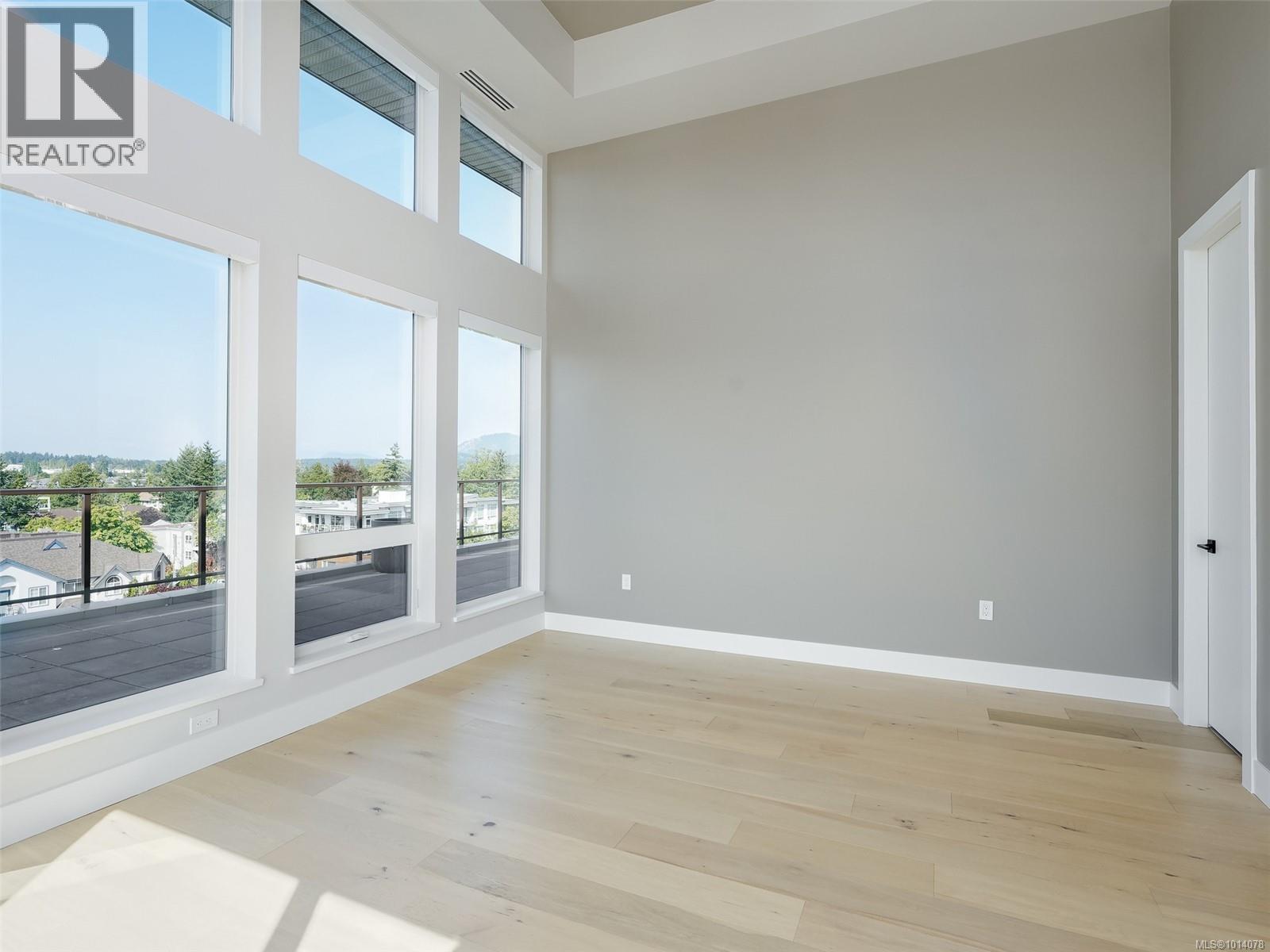 PH603 2461 Sidney Avenue, Sidney