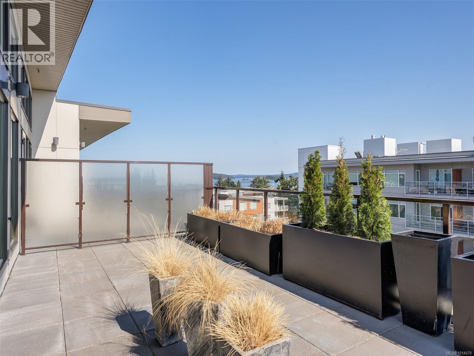 PH603 2461 Sidney Avenue, Sidney