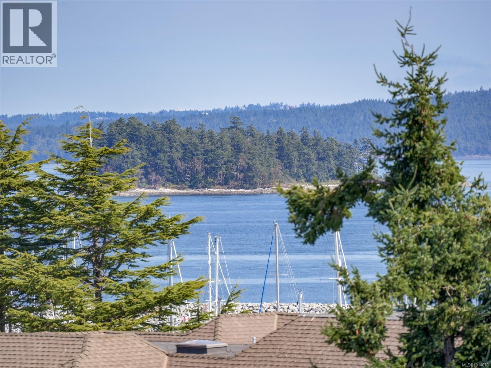 PH603 2461 Sidney Avenue, Sidney