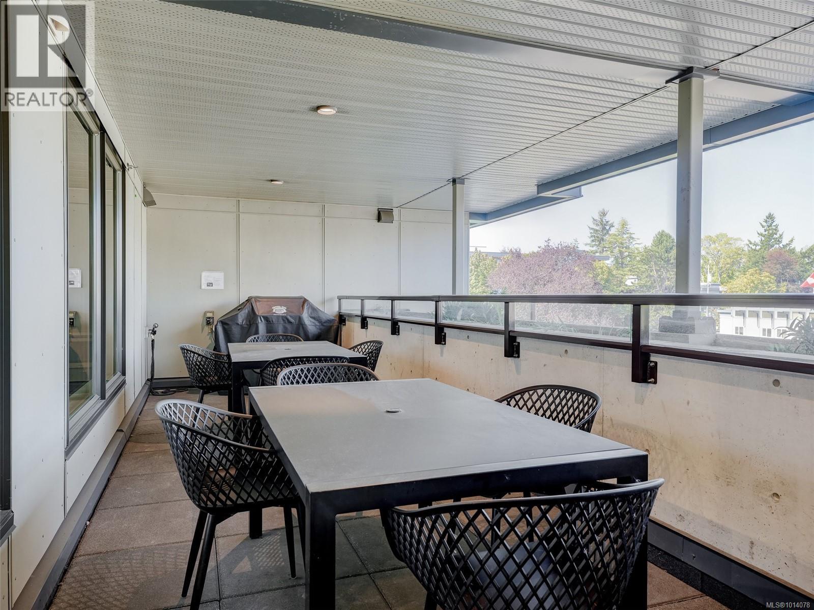 PH603 2461 Sidney Avenue, Sidney