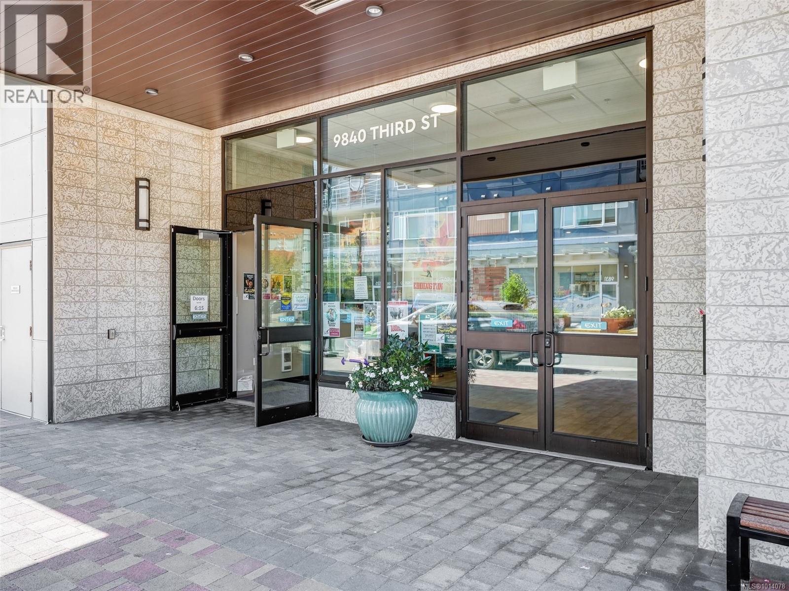 PH603 2461 Sidney Avenue, Sidney