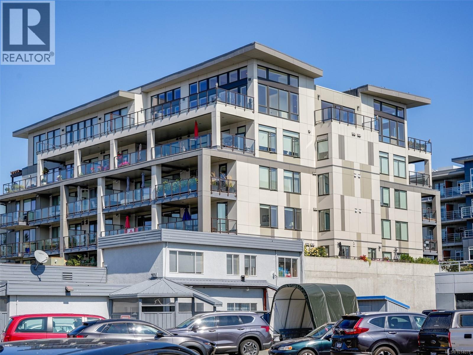 PH603 2461 Sidney Avenue, Sidney