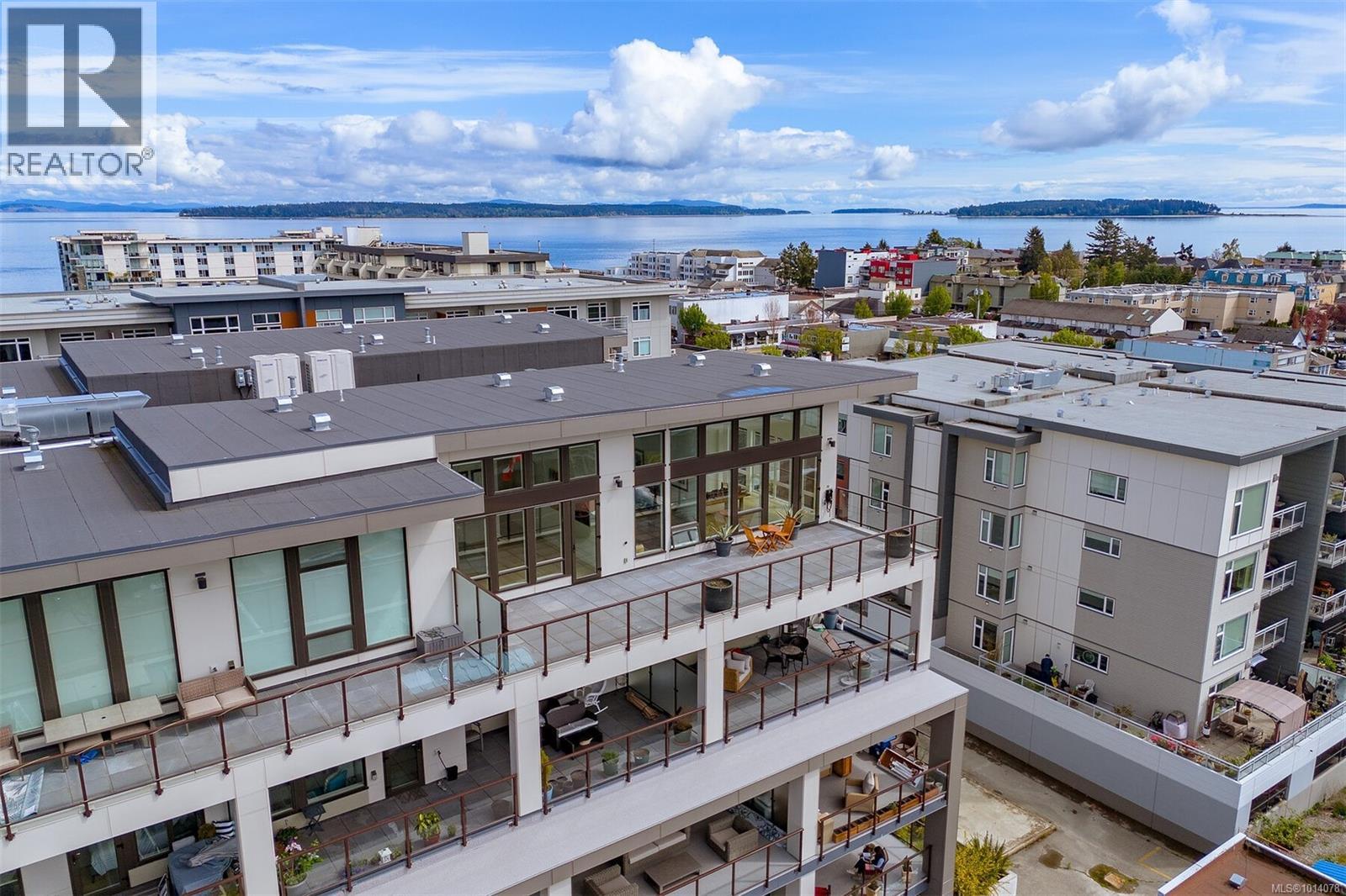 PH603 2461 Sidney Avenue, Sidney