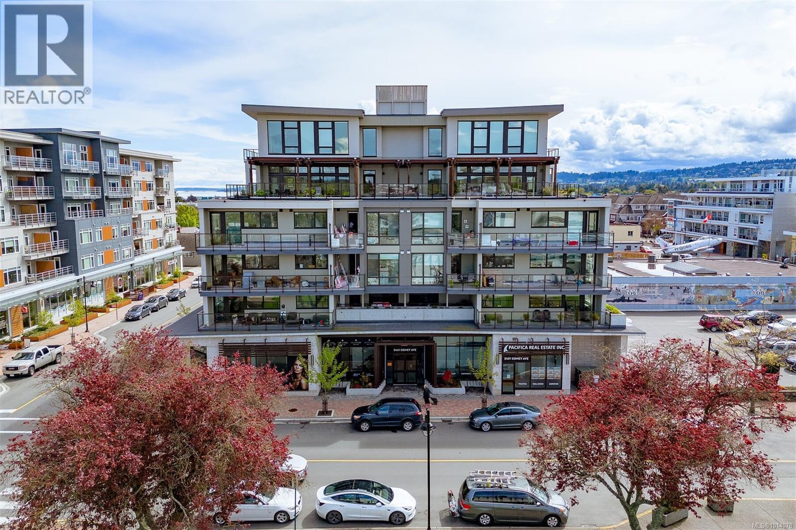 PH603 2461 Sidney Avenue, Sidney