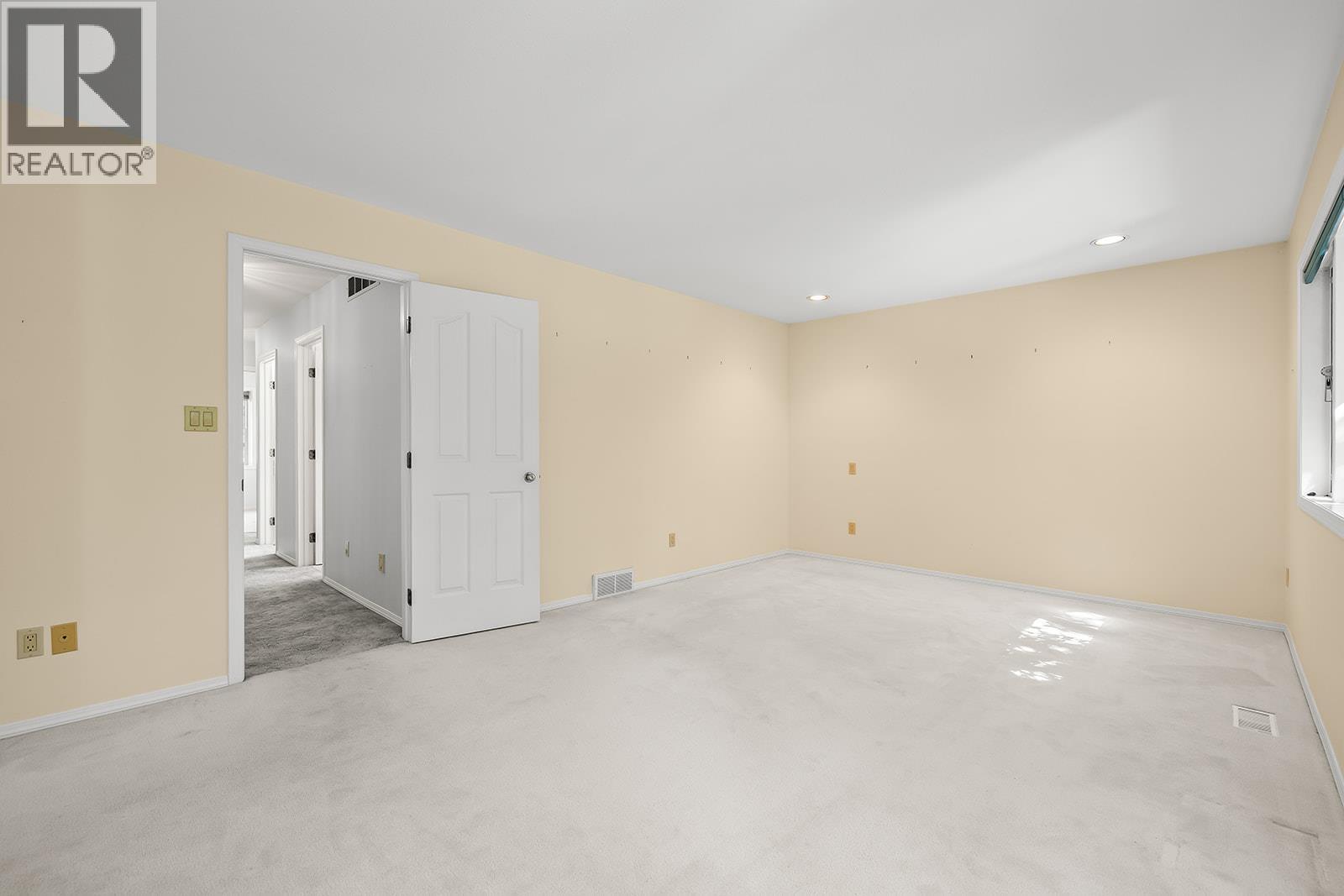  2595 MAQUINNA Road, Kelowna
