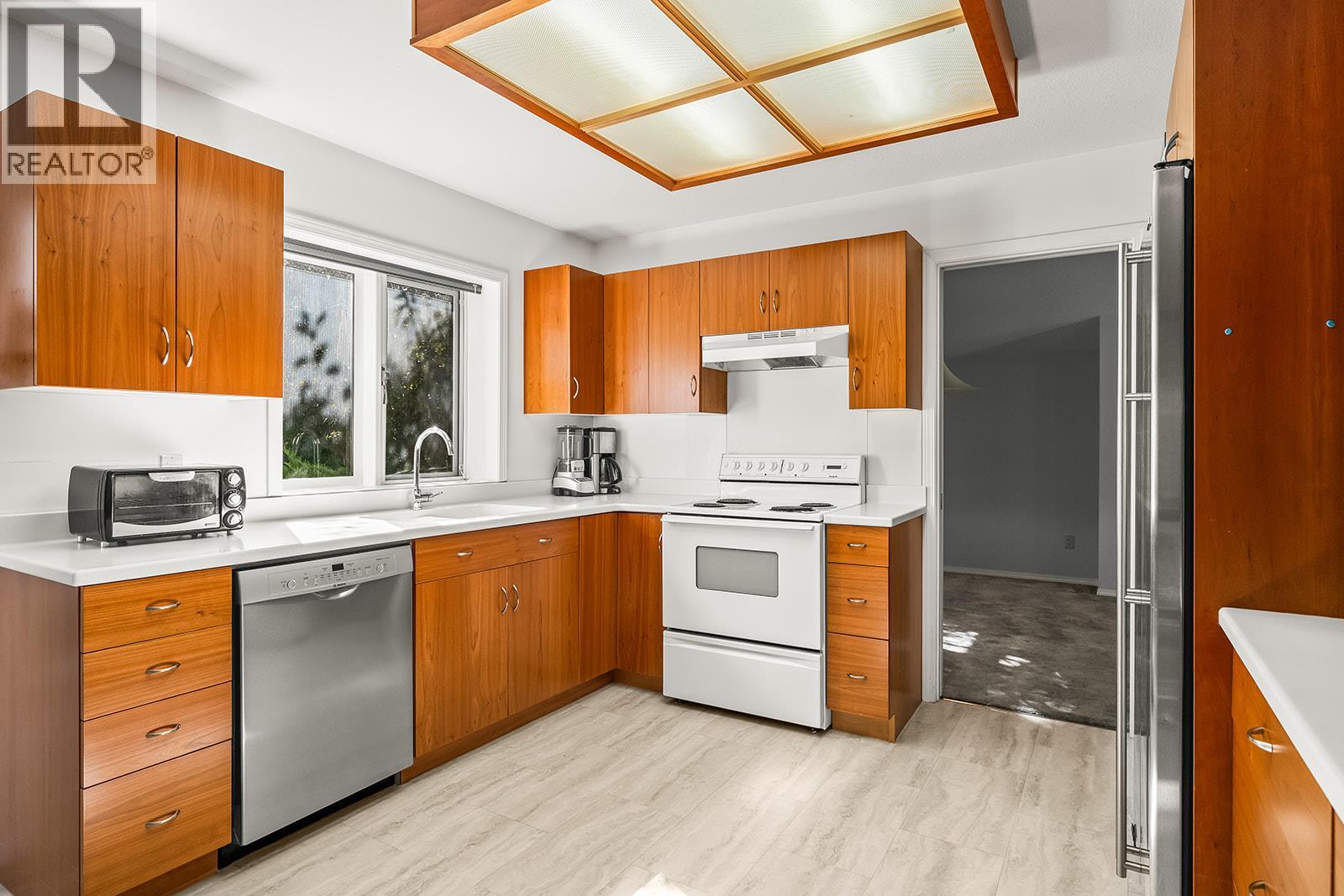  2595 MAQUINNA Road, Kelowna