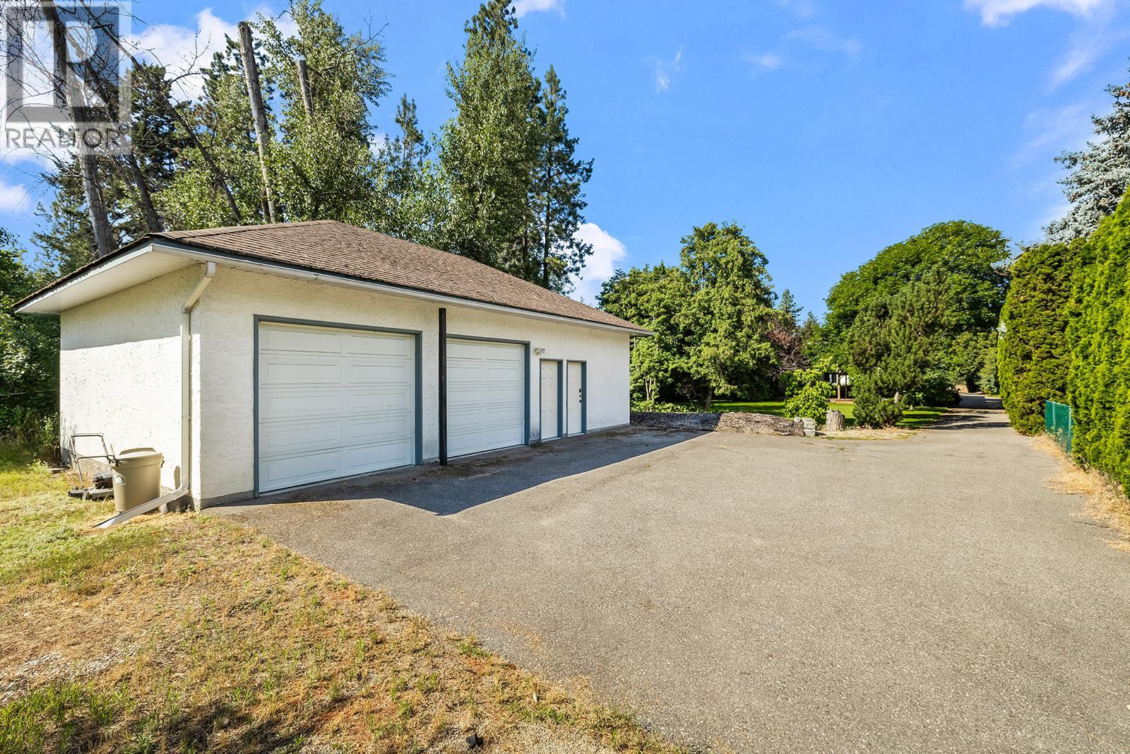  2595 MAQUINNA Road, Kelowna