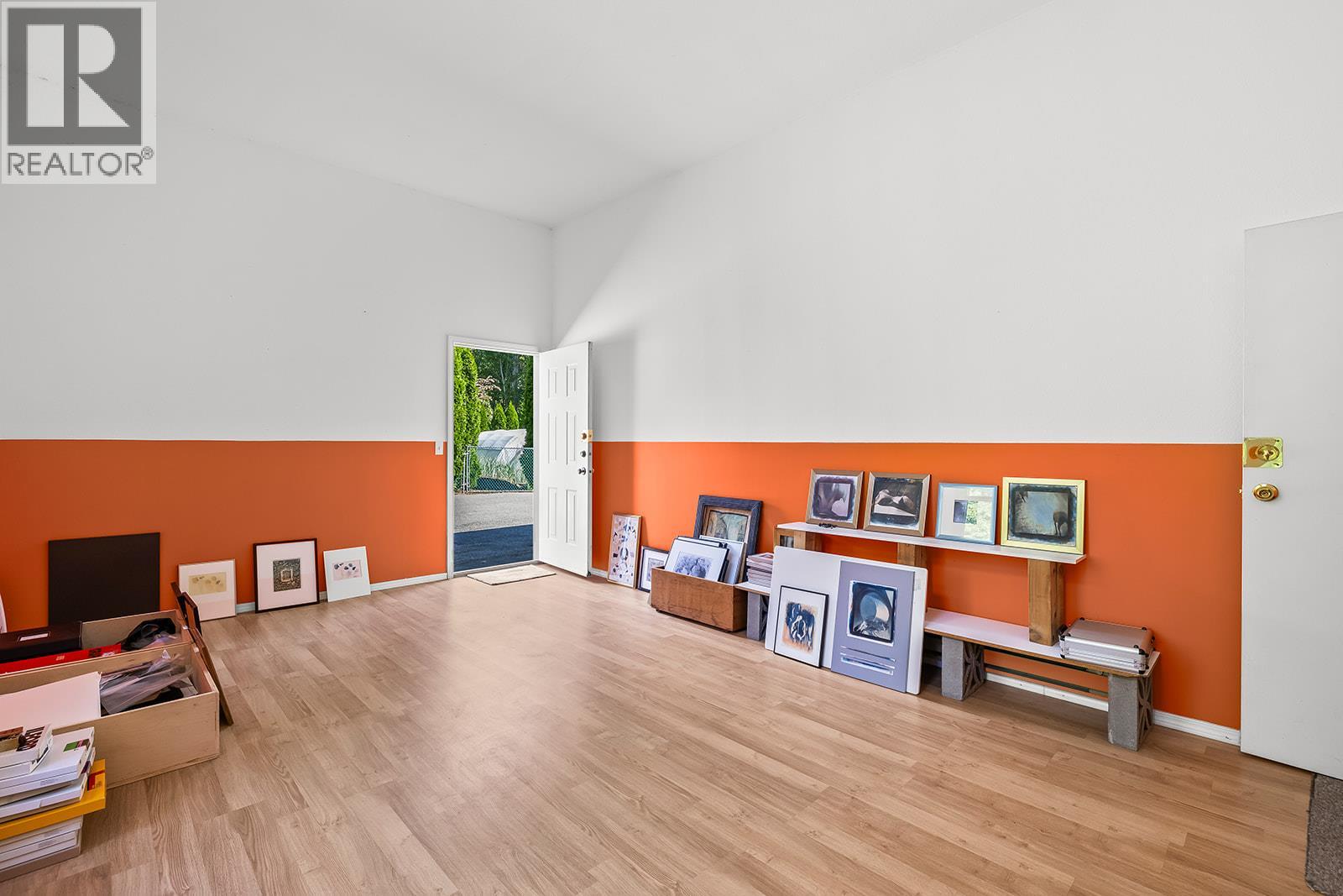  2595 MAQUINNA Road, Kelowna