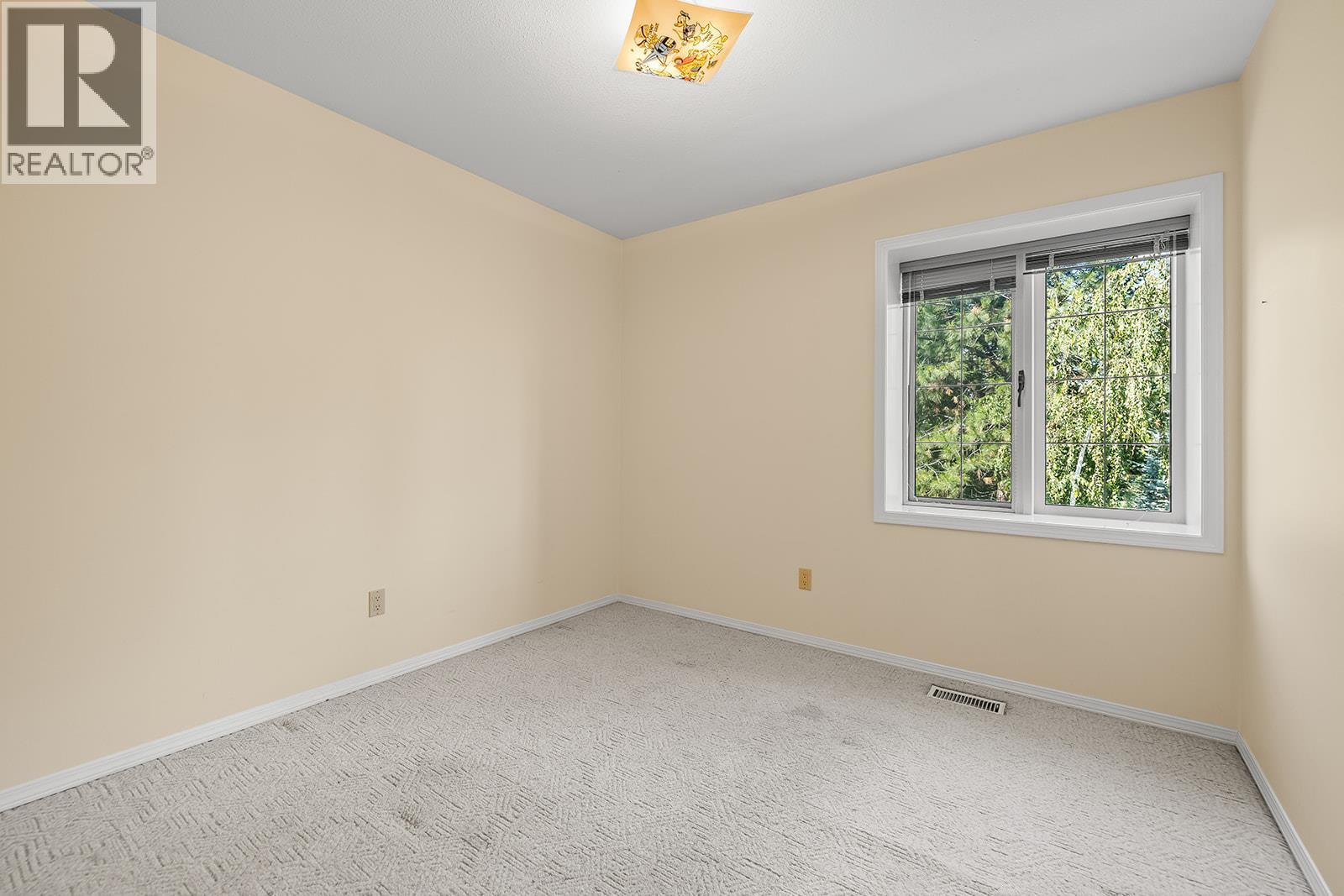  2595 MAQUINNA Road, Kelowna