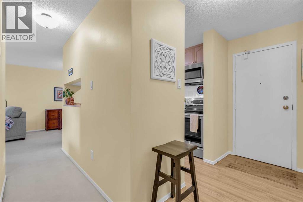 Single Family House for Sale in    Avenue SW Windsor Park Calgary 