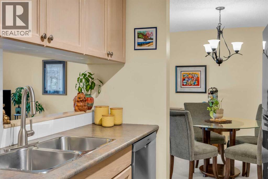 Single Family House for Sale in    Avenue SW Windsor Park Calgary 