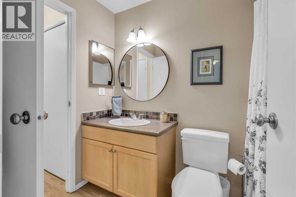 Single Family House for Sale in    Avenue SW Windsor Park Calgary 
