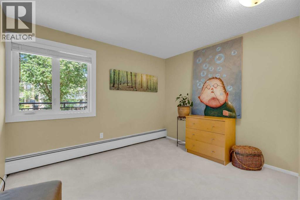 Single Family House for Sale in    Avenue SW Windsor Park Calgary 
