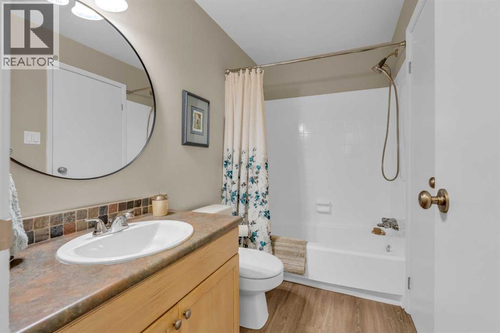Single Family House for Sale in    Avenue SW Windsor Park Calgary 