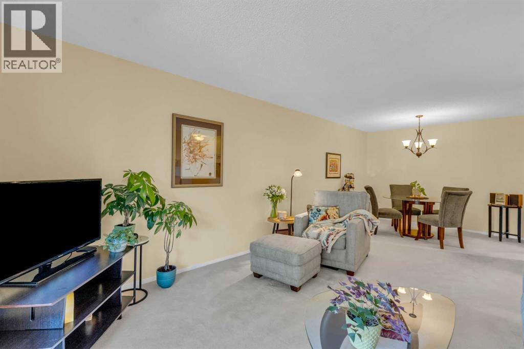 Single Family House for Sale in    Avenue SW Windsor Park Calgary 