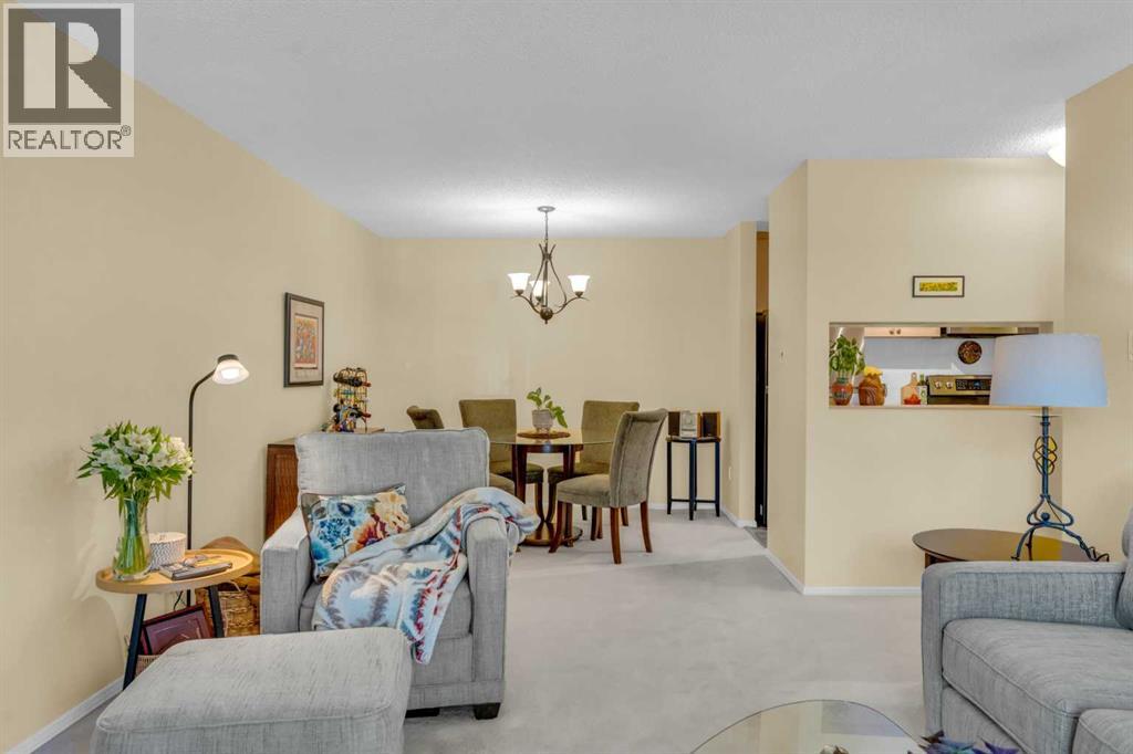 Single Family House for Sale in    Avenue SW Windsor Park Calgary 