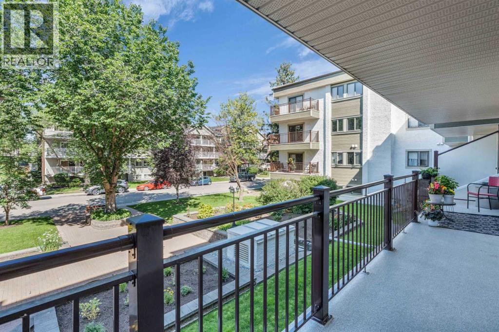 Single Family House for Sale in    Avenue SW Windsor Park Calgary 