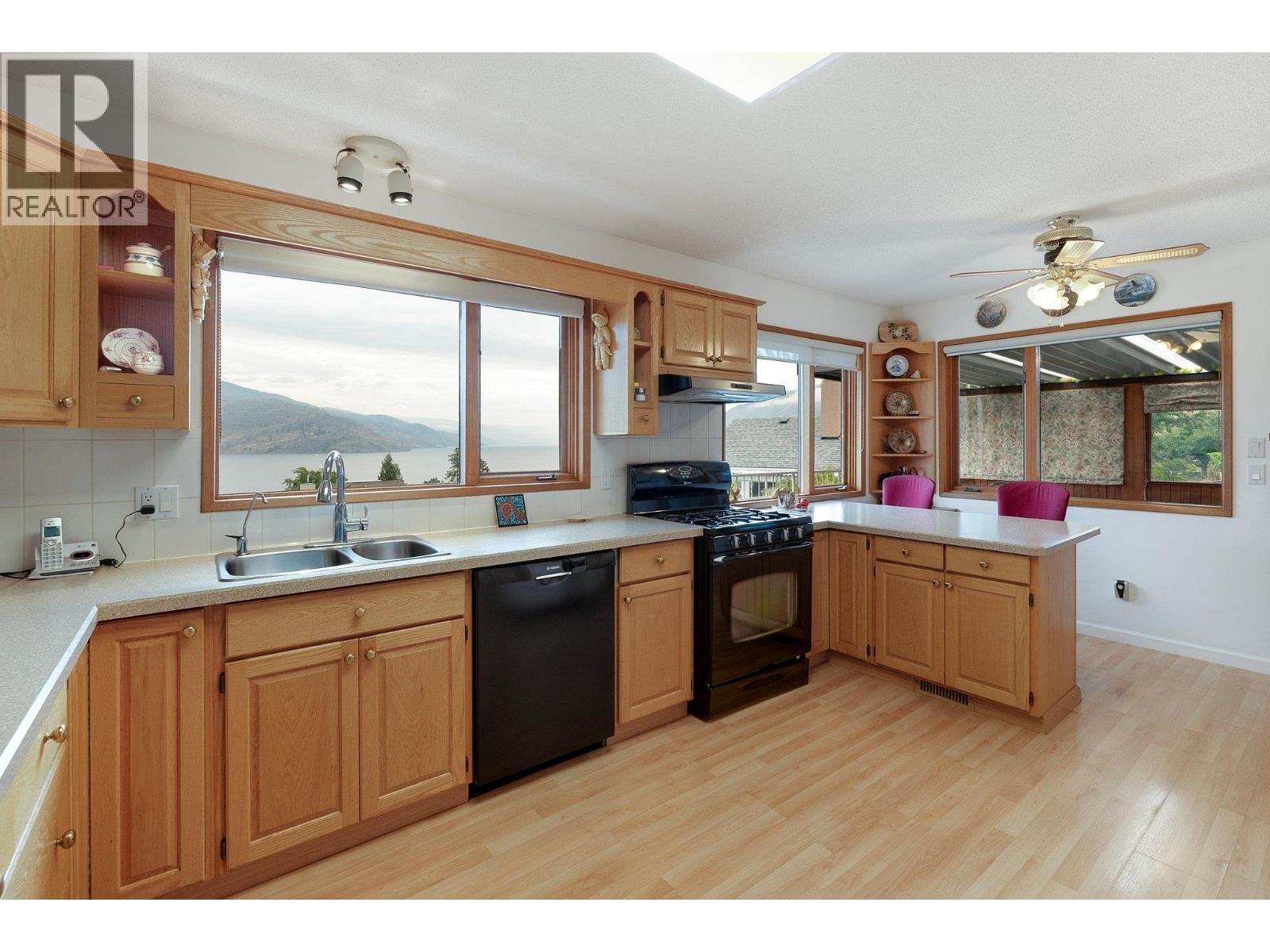  6514 Ferguson Place, Peachland