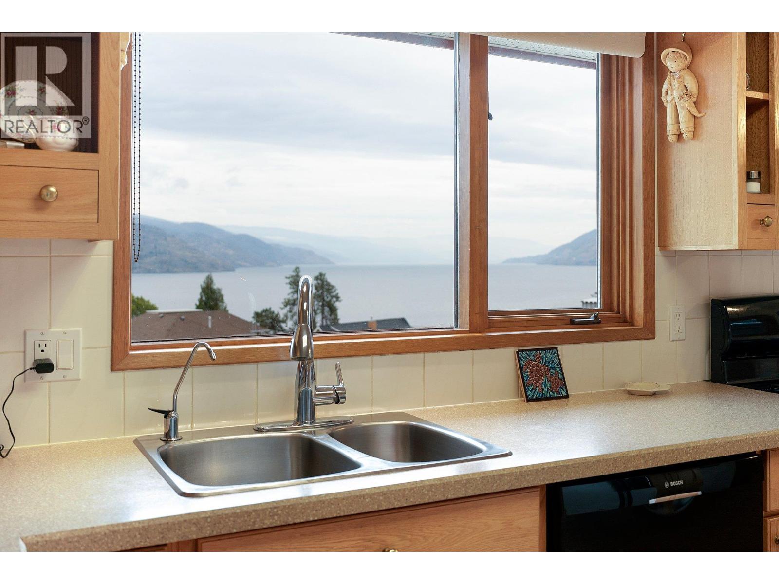  6514 Ferguson Place, Peachland