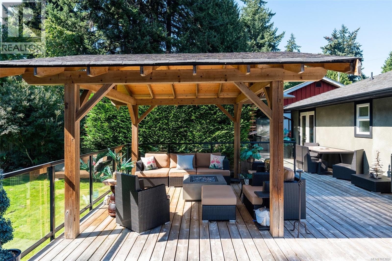 583 Langholme Dr, Colwood