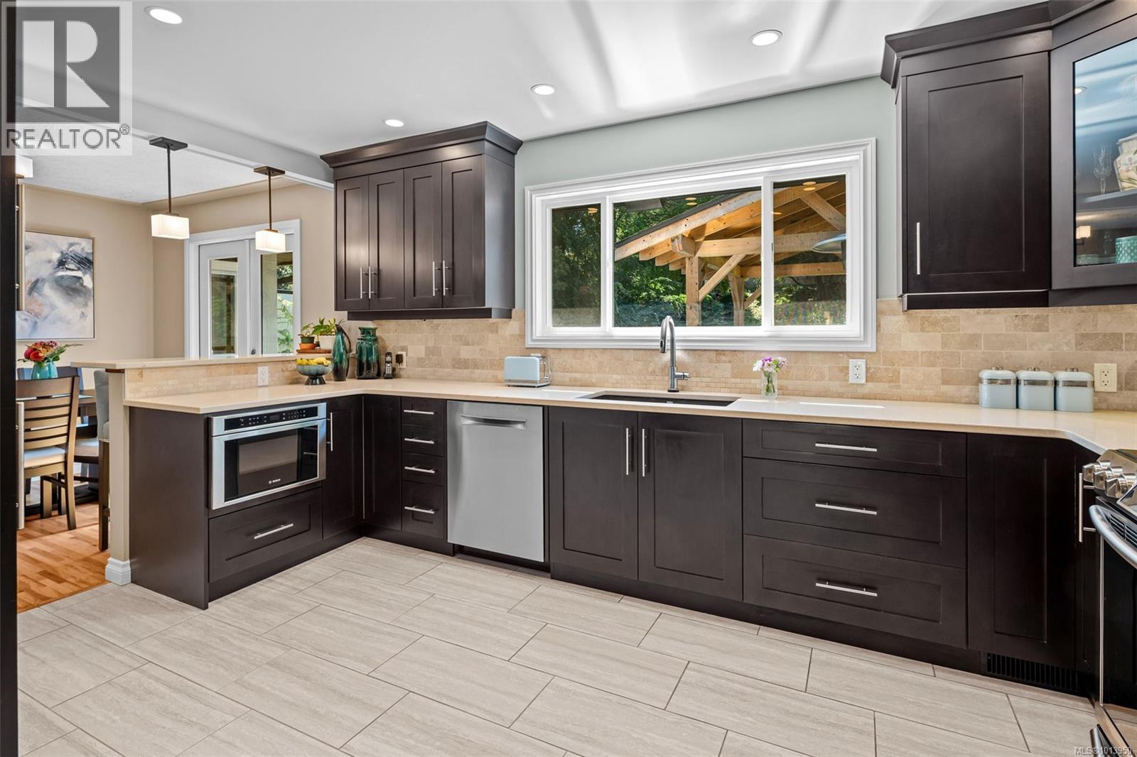 583 Langholme Dr, Colwood