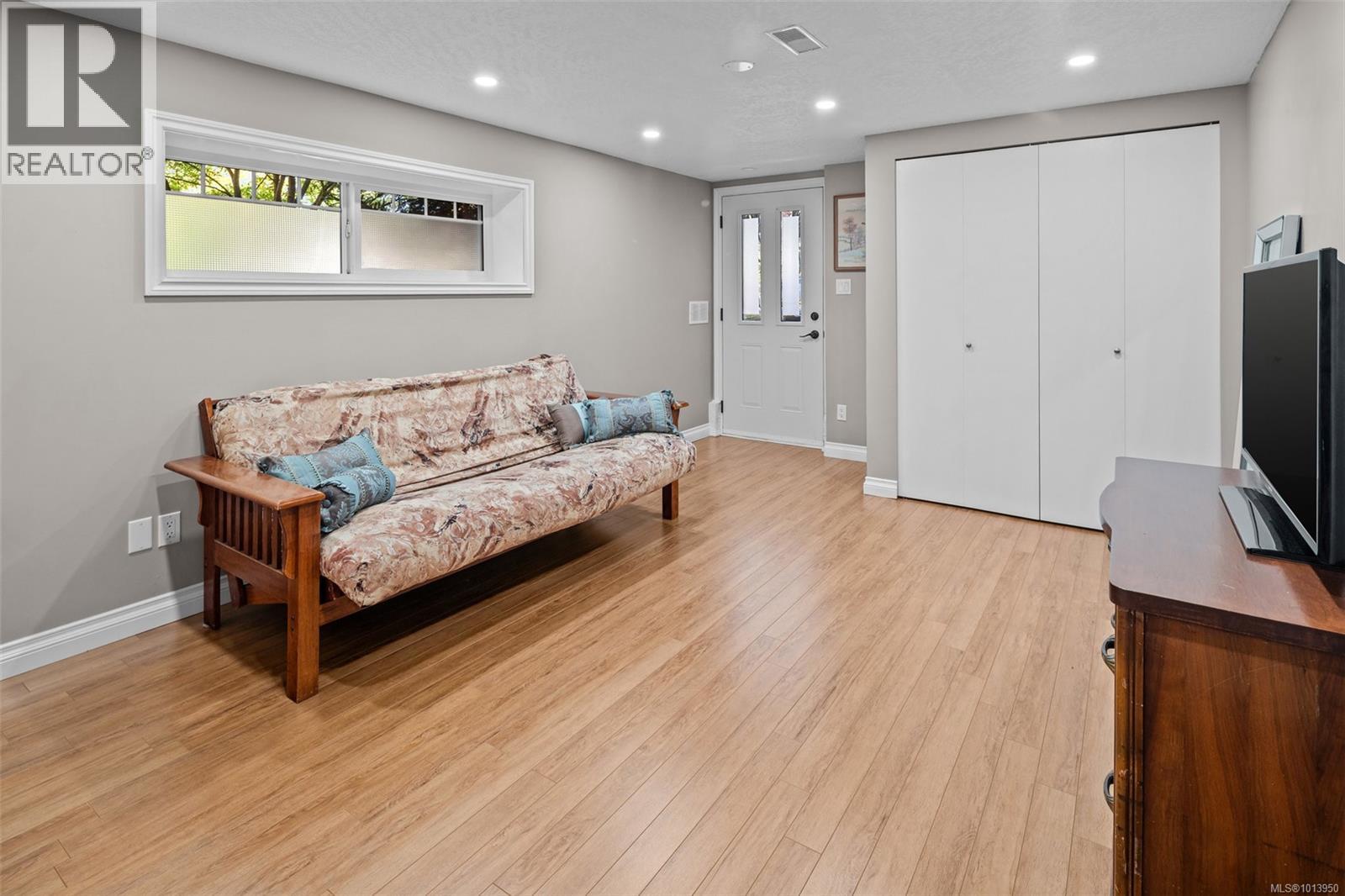 583 Langholme Dr, Colwood
