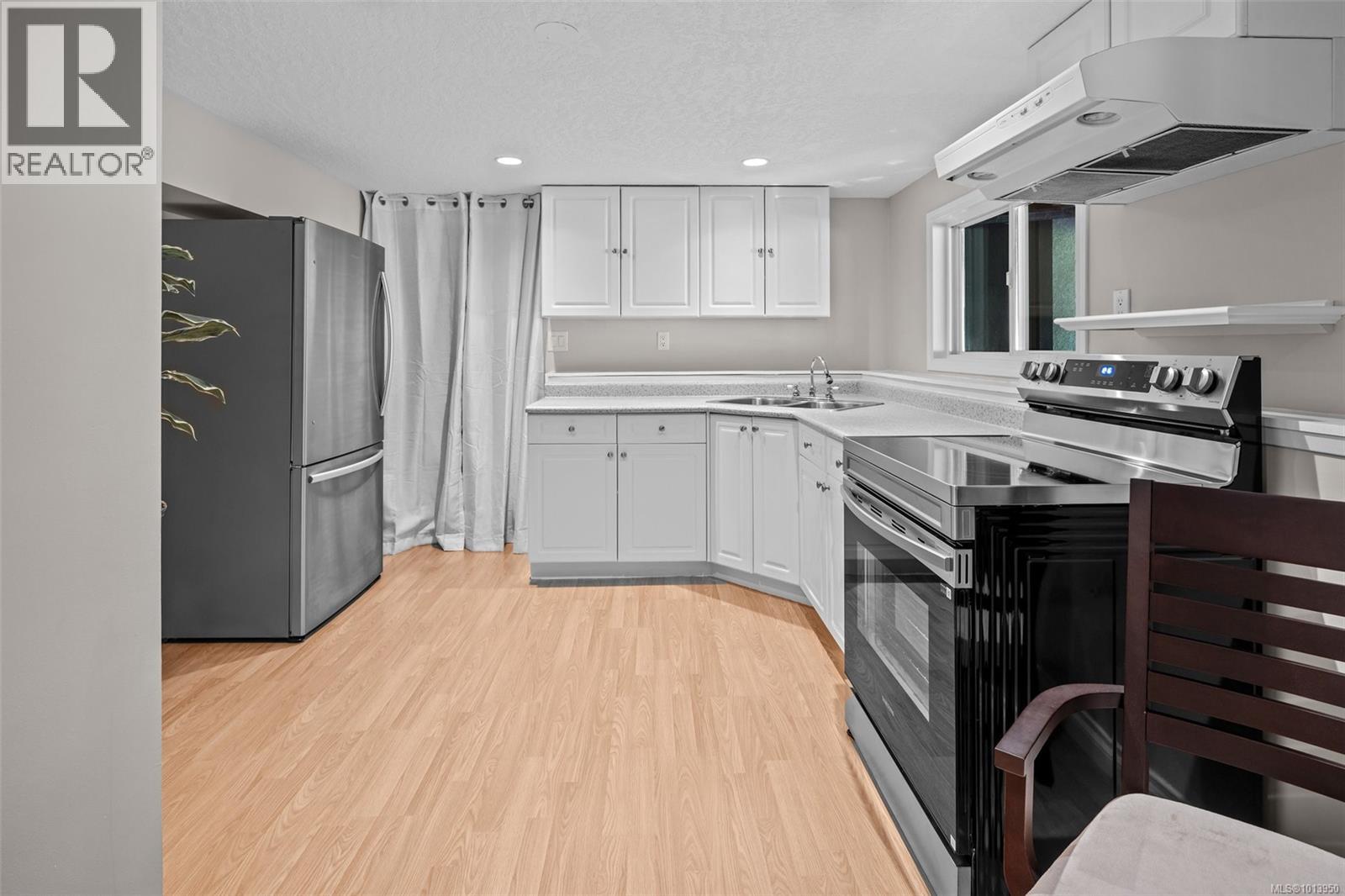 583 Langholme Dr, Colwood