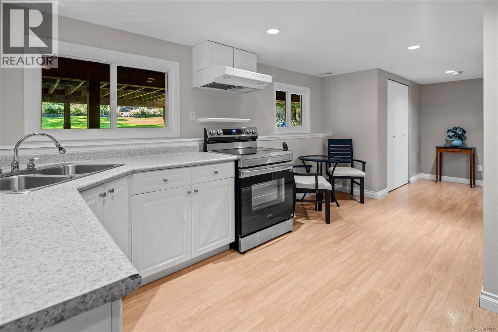 583 Langholme Dr, Colwood