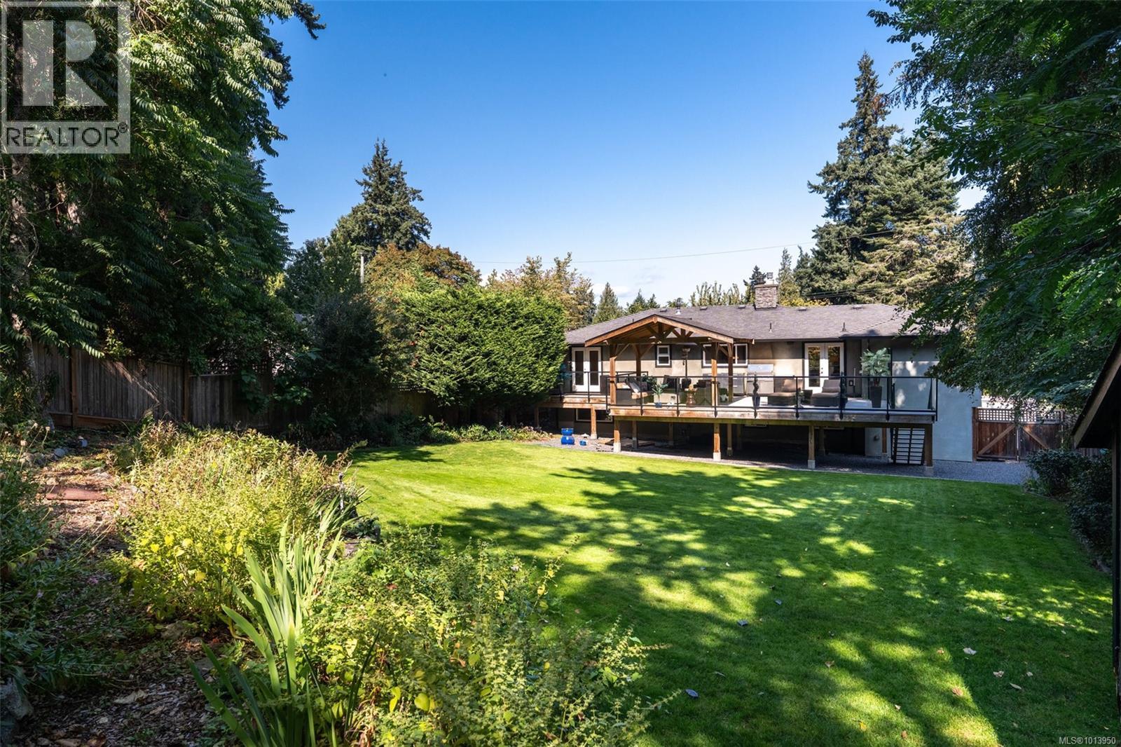 583 Langholme Dr, Colwood