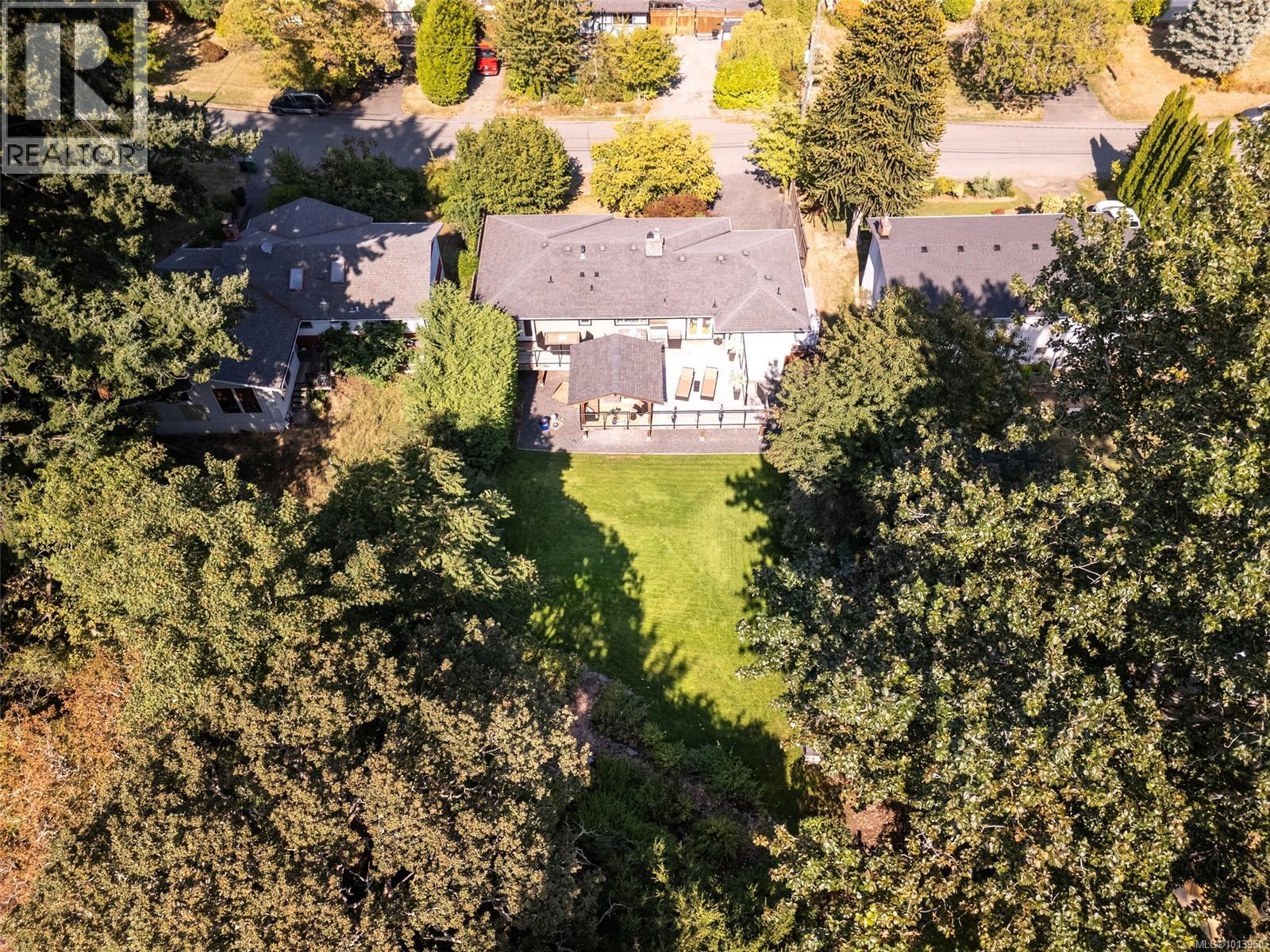 583 Langholme Dr, Colwood