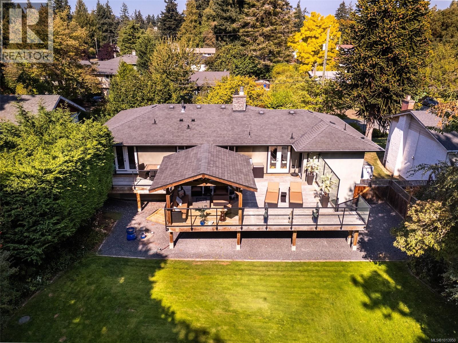 583 Langholme Dr, Colwood