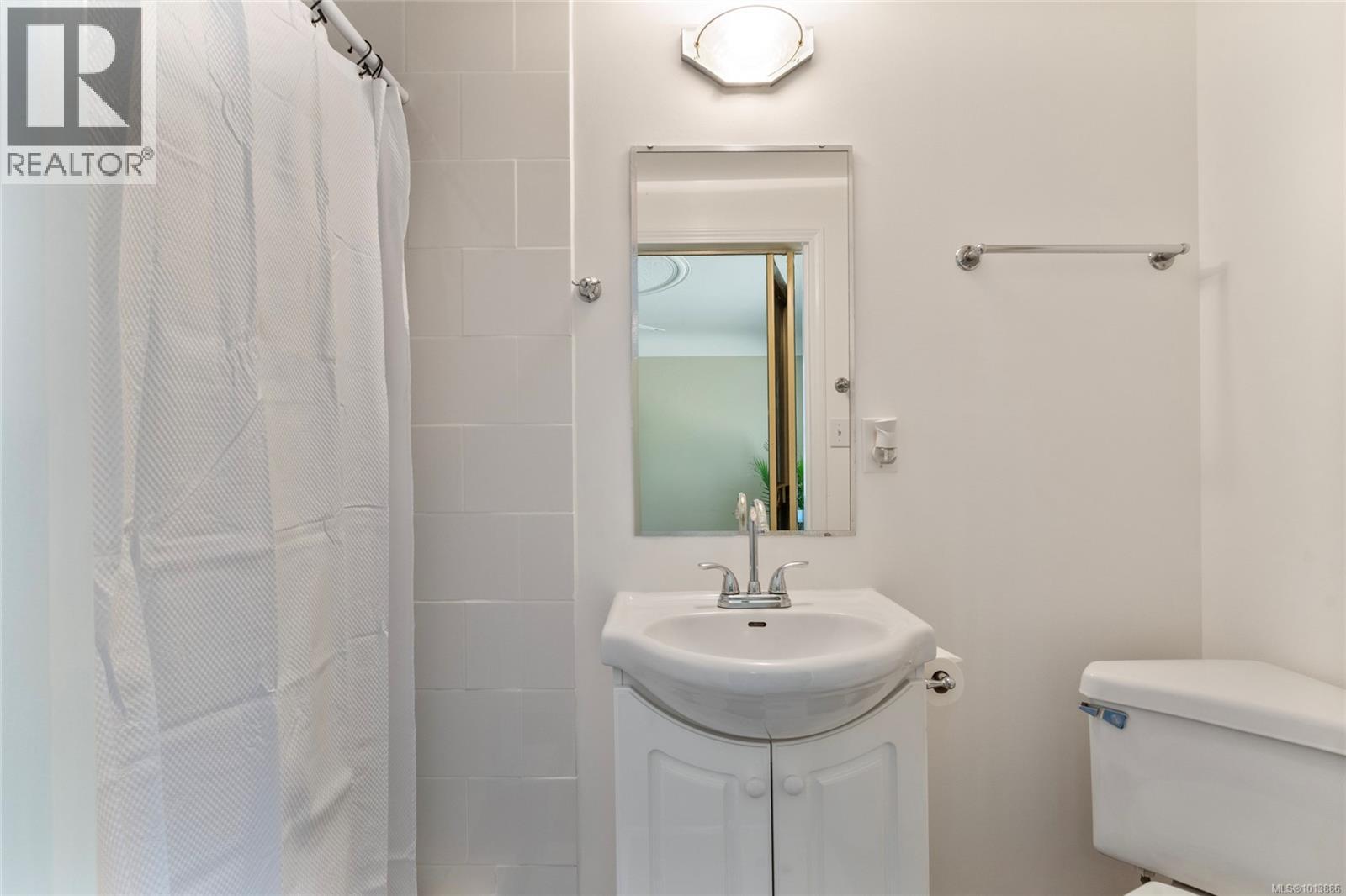 3944 Cedar Hill Cross Rd, Saanich