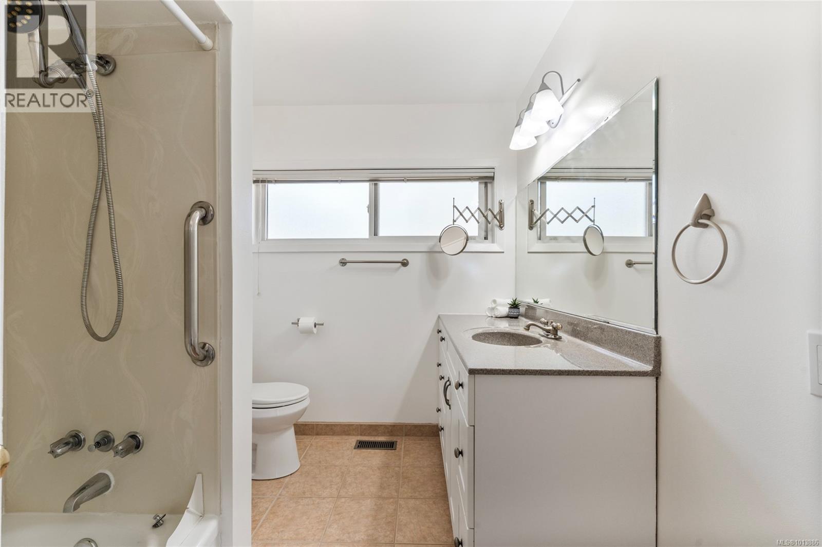 3944 Cedar Hill Cross Rd, Saanich