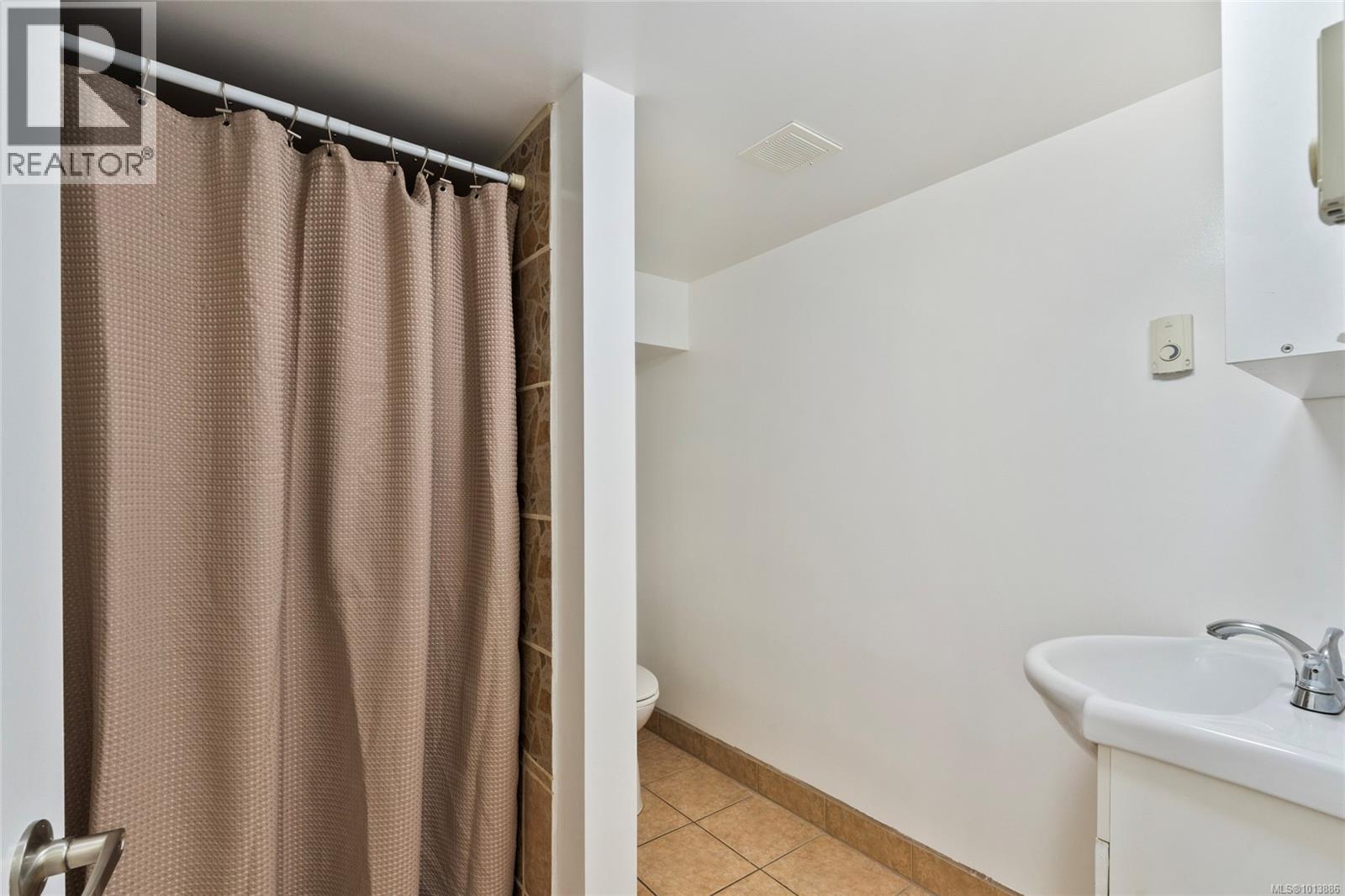 3944 Cedar Hill Cross Rd, Saanich