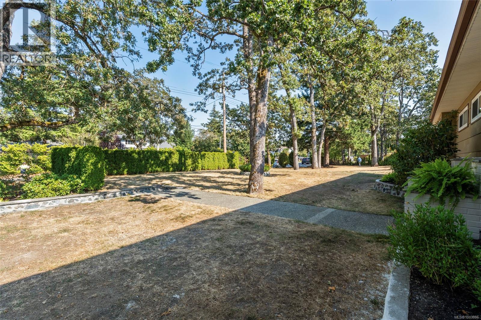 3944 Cedar Hill Cross Rd, Saanich