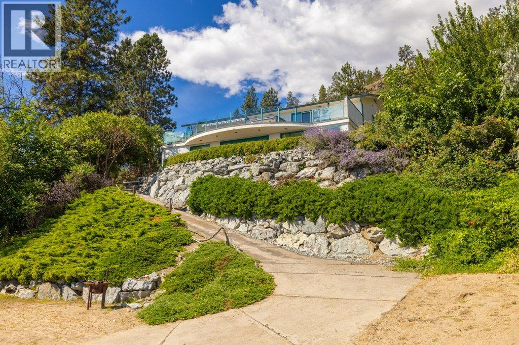  2387 Campbell Road, West Kelowna
