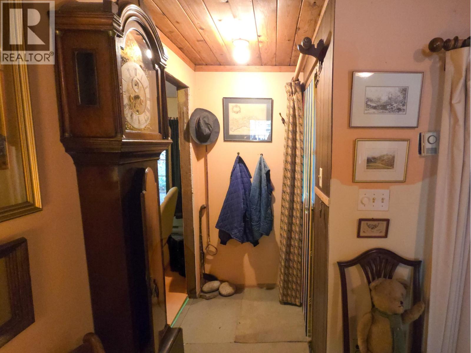 793 ANDY'S BAY ROAD, Gambier Island