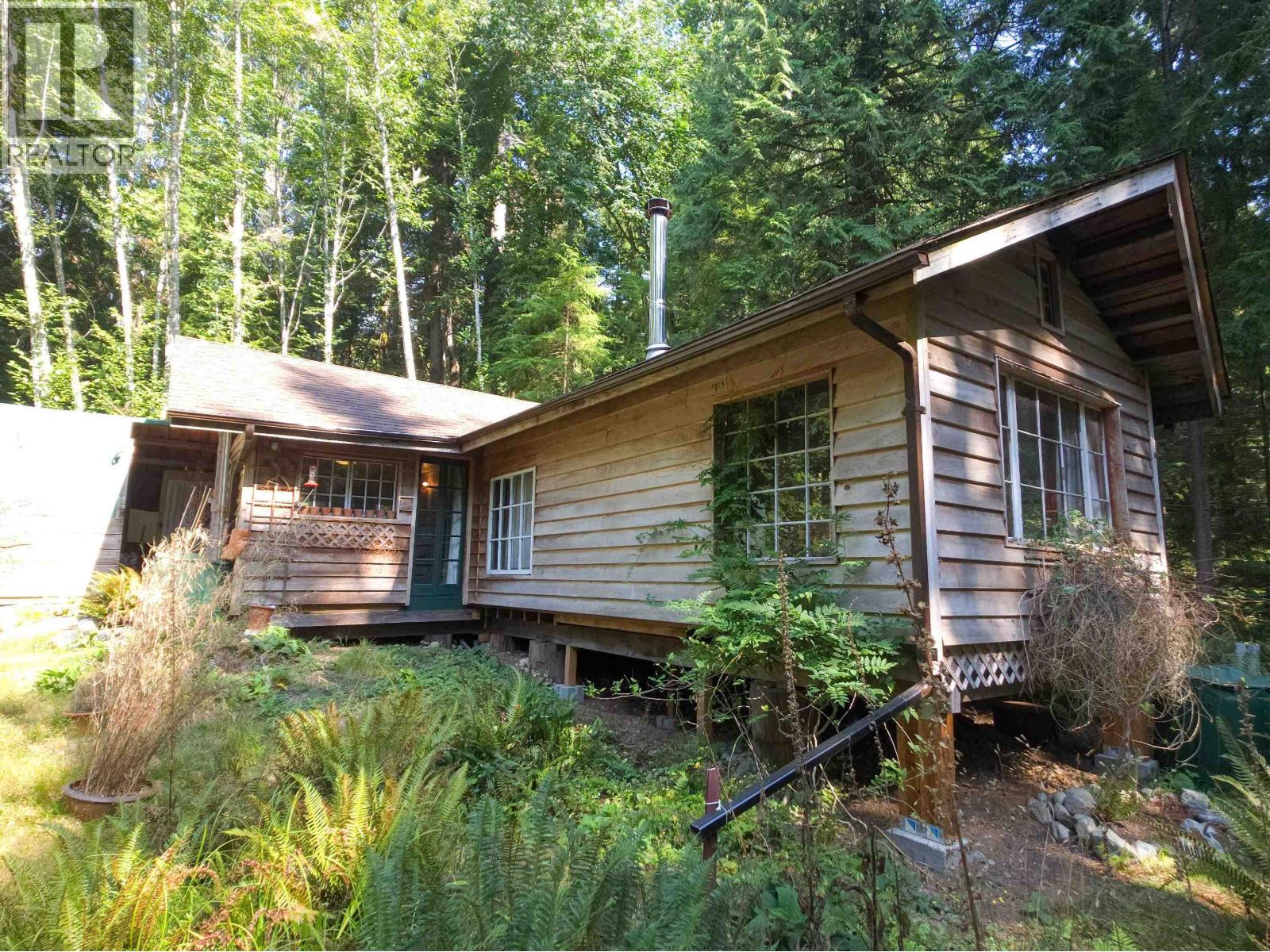 793 ANDY'S BAY ROAD, Gambier Island