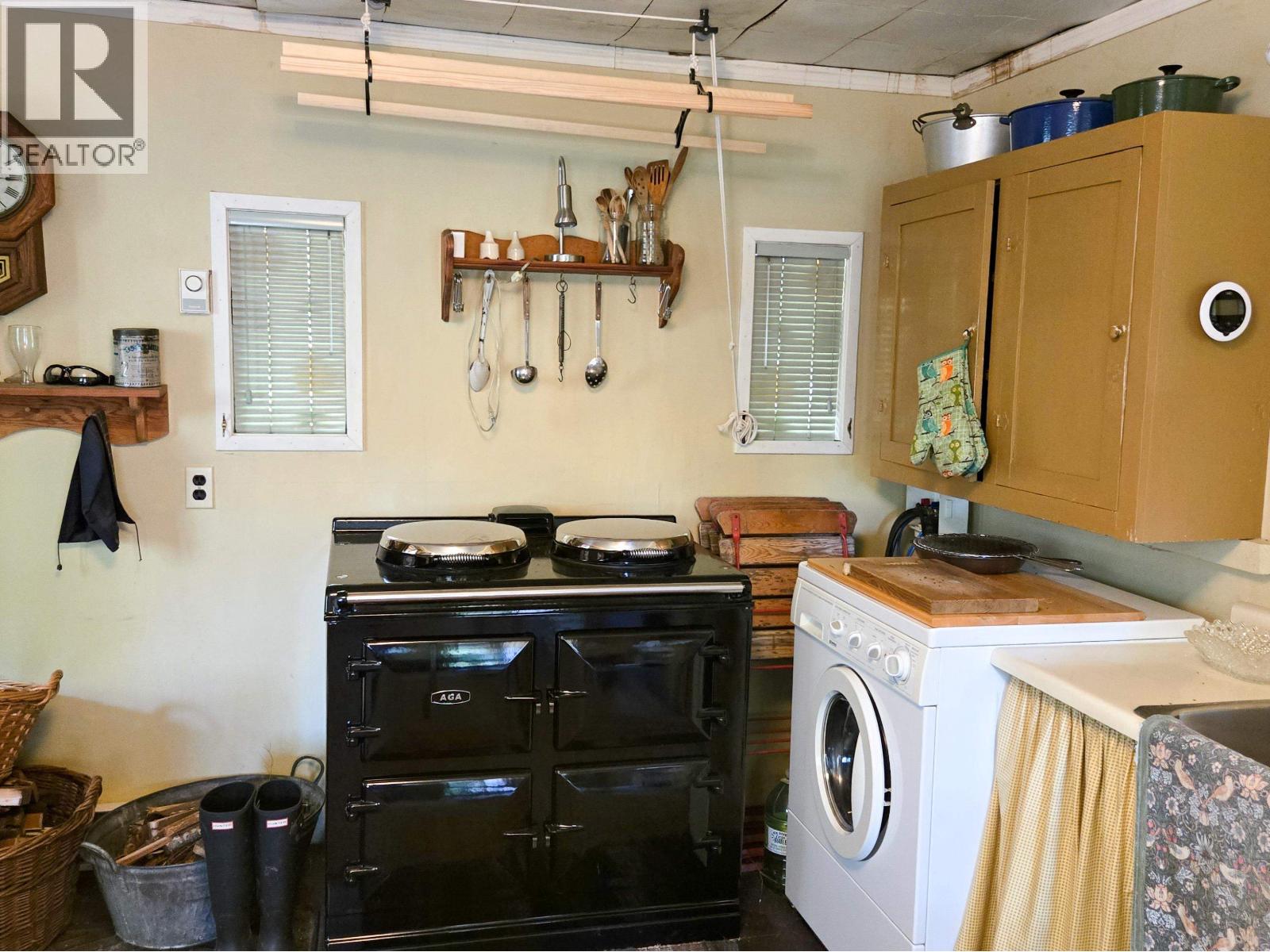 793 ANDY'S BAY ROAD, Gambier Island